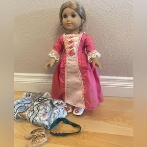 LIKE NEW Elizabeth American Girl Doll 18” + Holiday Outfit